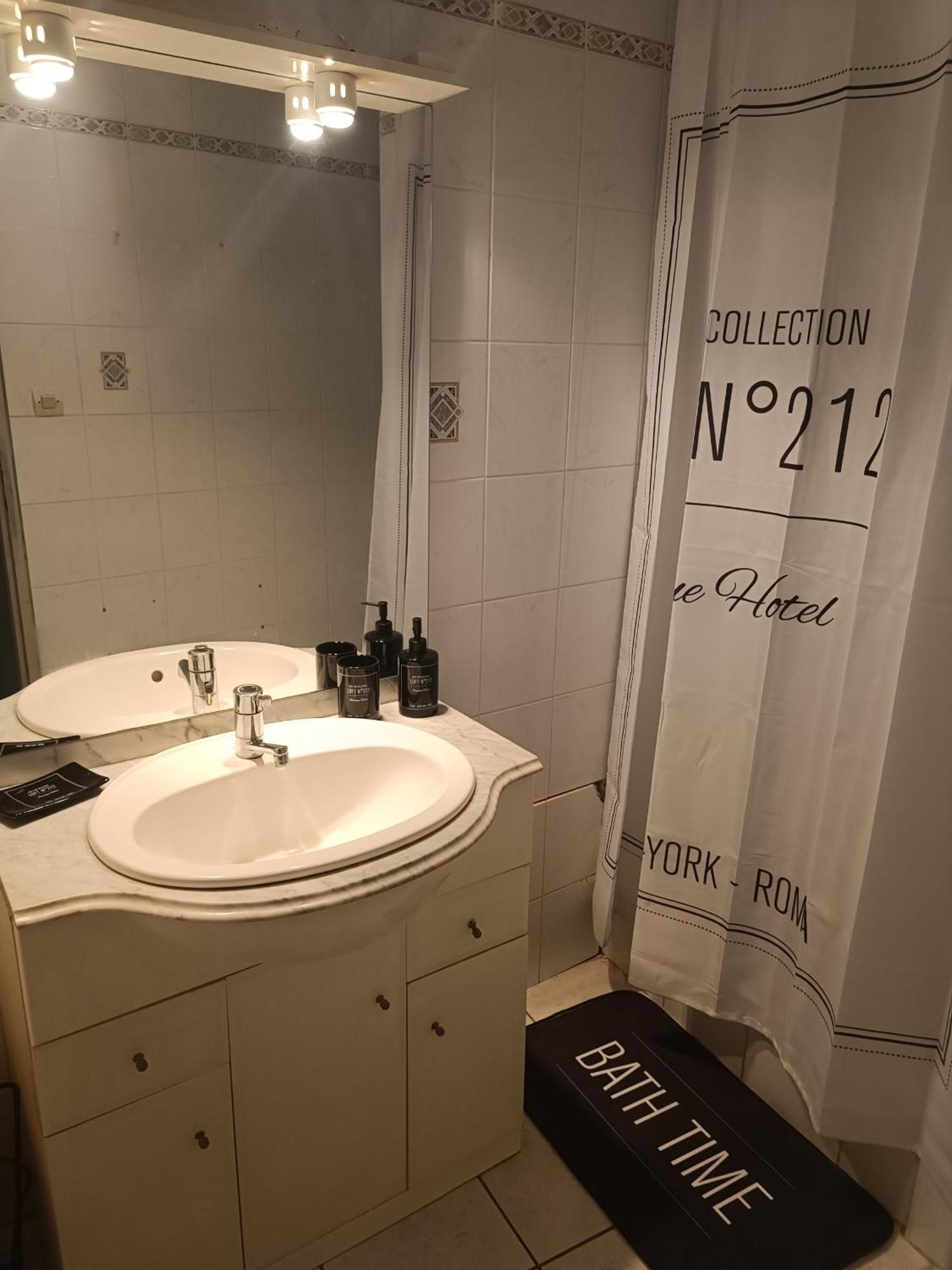 Grand Studio Meuble Chez Coco Romans-sur-Isère Exteriér fotografie