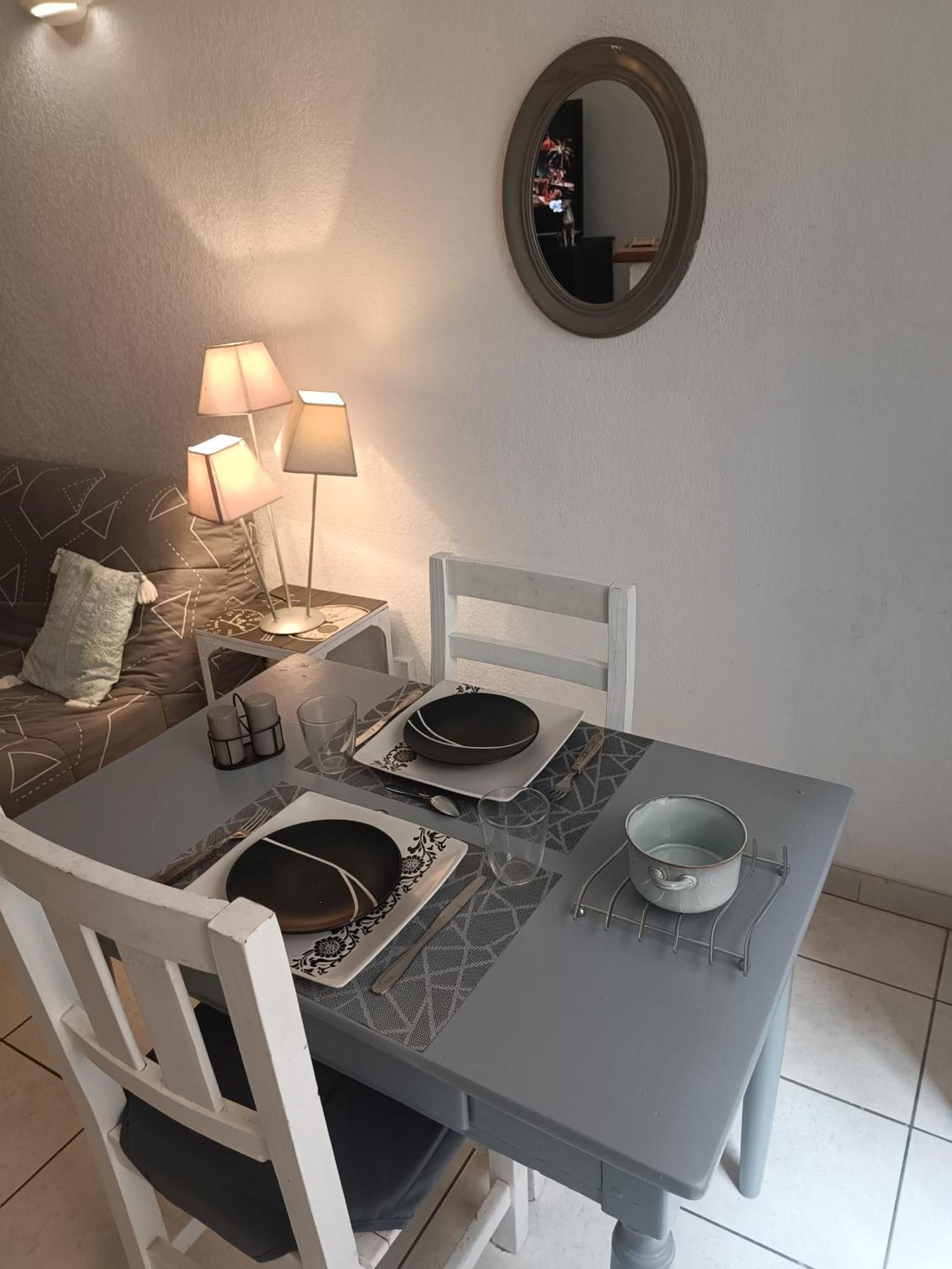 Grand Studio Meuble Chez Coco Romans-sur-Isère Exteriér fotografie